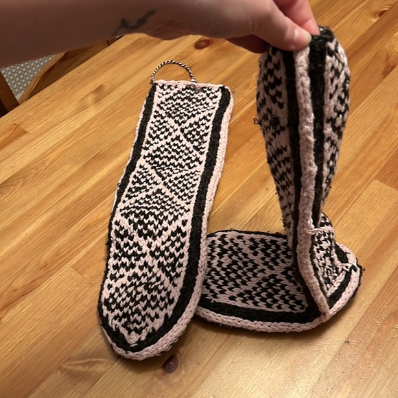 Slippers - Picture 2 of 4